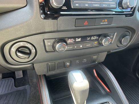 Used 2022 Nissan Frontier PRO-4X w/ Technology Package image 29