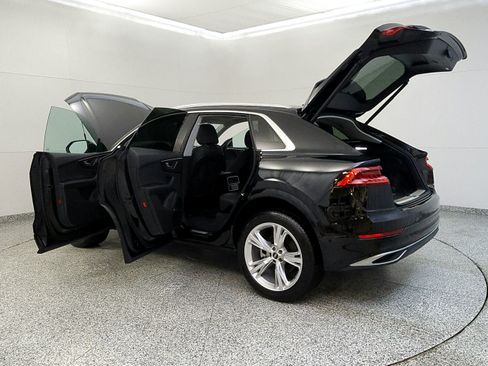 Used 2022 Audi Q8 Premium Plus AWD/4WD image 11