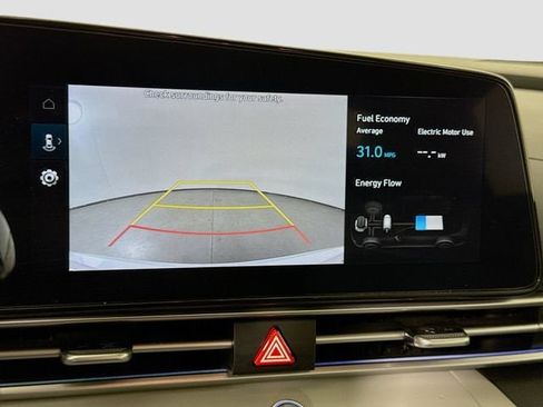 Used 2025 Hyundai Elantra Limited FWD image 14