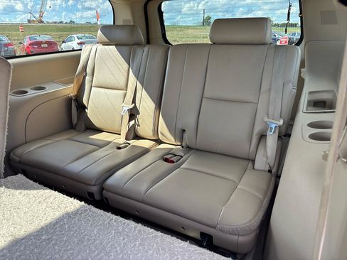 Used 2014 Chevrolet Suburban LTZ image 22