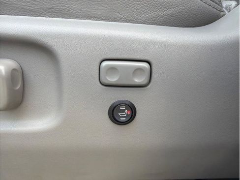 Used 2010 Toyota Sienna LE image 15