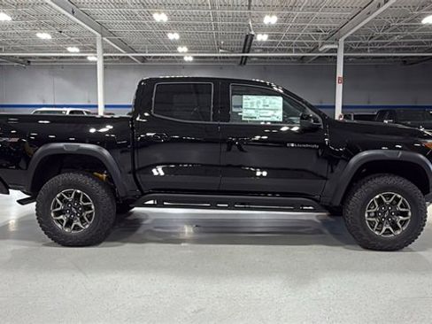 New 2026 Chevrolet Colorado ZR2 w/ Technology Package image 3