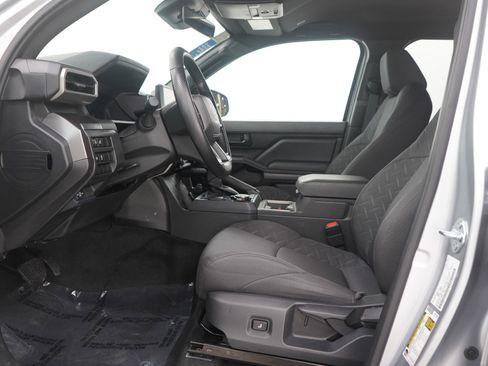 Used 2025 Toyota Tacoma SR5 image 22