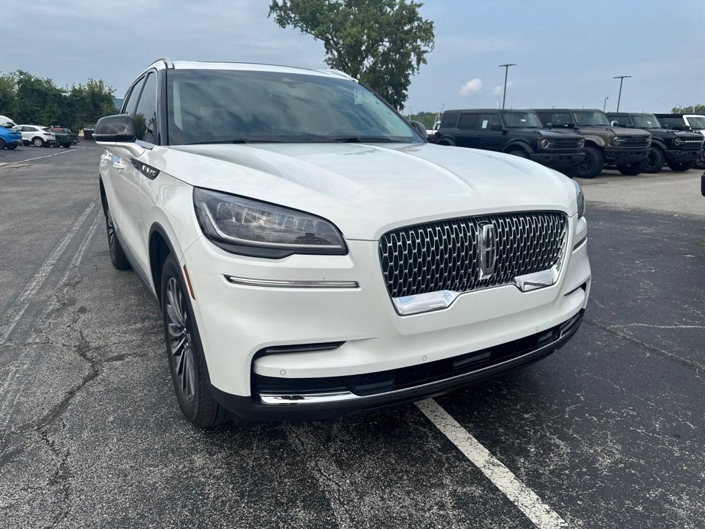 Used 2023 Lincoln Aviator AWD w/ Premium Package image 51
