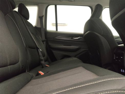 Used 2024 Jeep Grand Cherokee Laredo RWD image 19