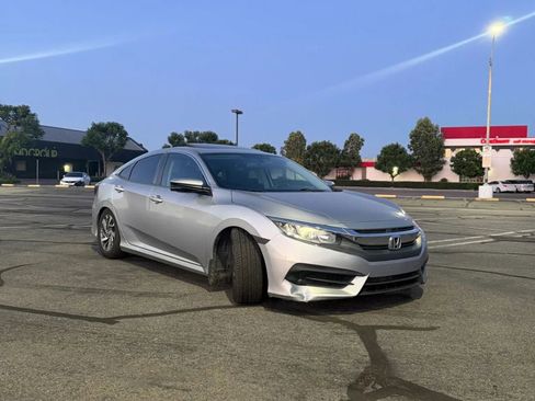 Used 2017 Honda Civic EX image 2