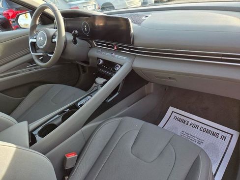 Used 2023 Hyundai Elantra SEL w/ Convenience Package FWD image 15