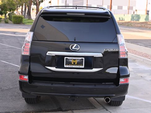 Used 2017 Lexus GX 460 Premium w/ Premium Package AWD/4WD image 6