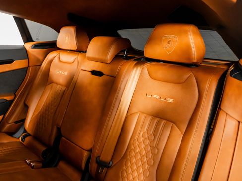 Used 2023 Lamborghini Urus S image 29