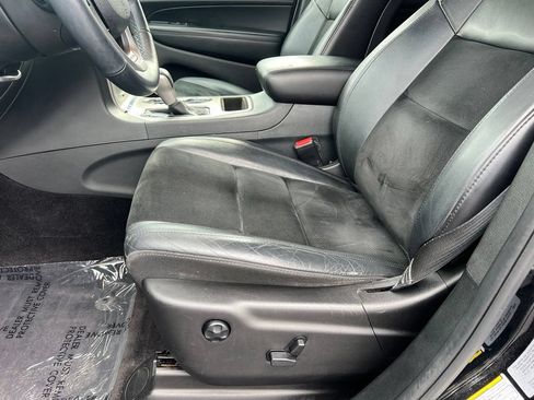 Used 2018 Jeep Grand Cherokee Altitude AWD/4WD image 16