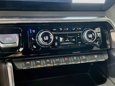 Used 2023 GMC Sierra 1500 Denali w/ Denali Reserve Package AWD/4WD image 14