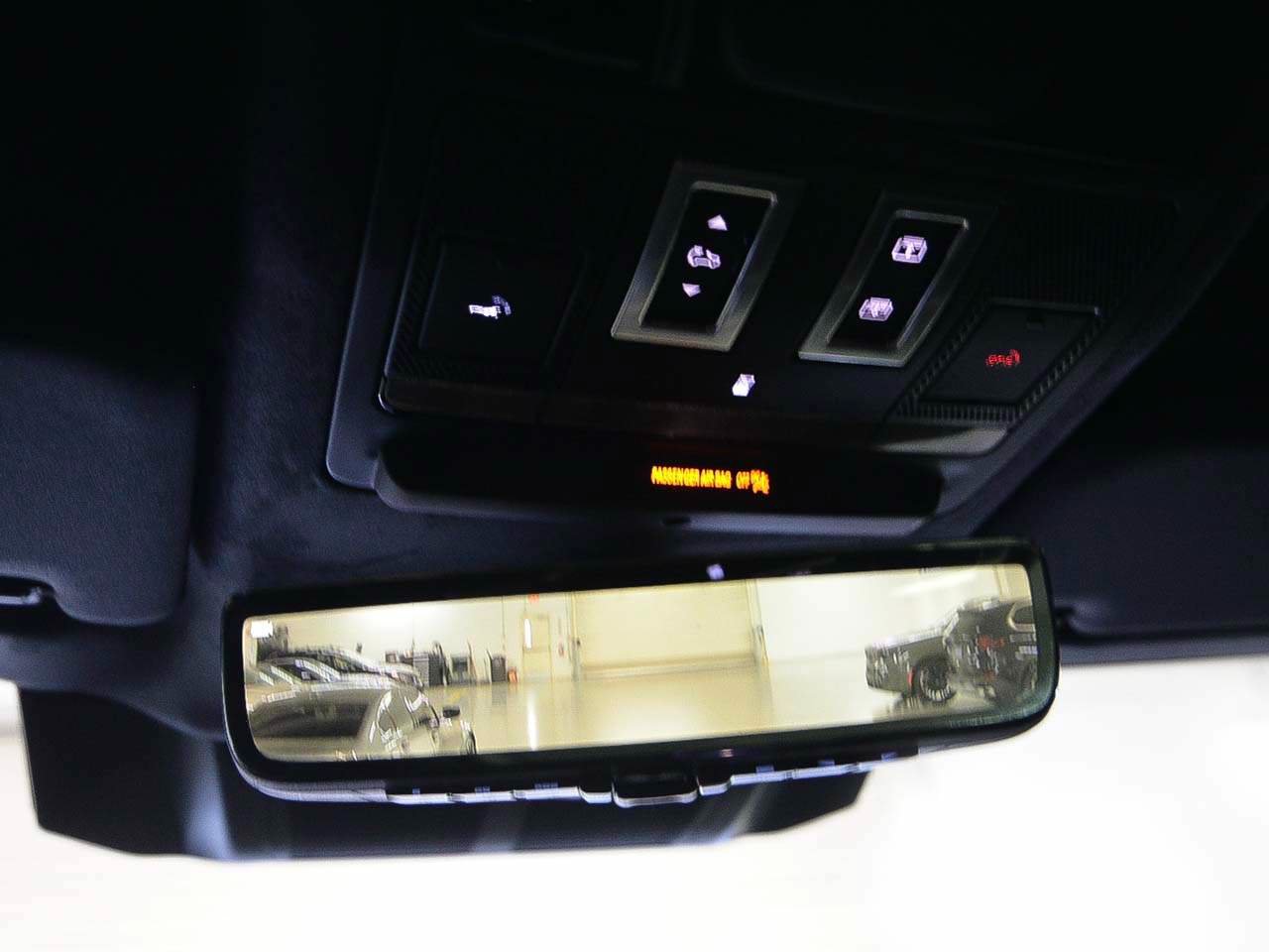 Used 2025 Land Rover Defender 110 AWD/4WD image 17