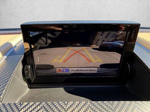 Used 2017 Aston Martin Vanquish Volante image 26