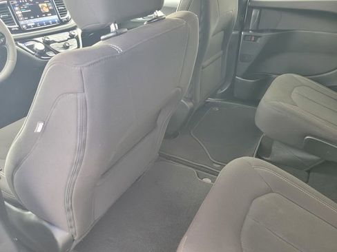 Used 2024 Chrysler Pacifica Touring image 14