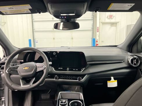 Used 2026 Chevrolet Equinox LT FWD image 10