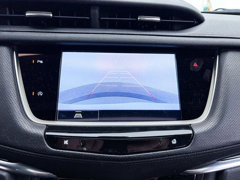 Used 2025 Cadillac XT5 Premium Luxury image 9