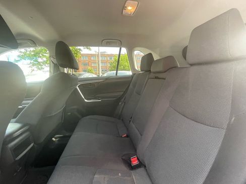 Used 2021 Toyota RAV4 LE AWD/4WD image 23