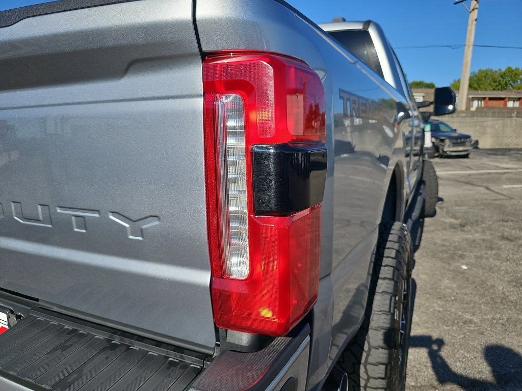 Used 2023 Ford F250 Lariat w/ Tremor Off-Road Package AWD/4WD image 34