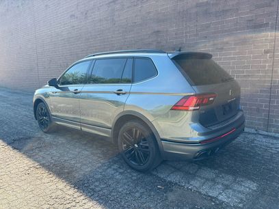 Used 2022 Volkswagen Tiguan SE R-Line