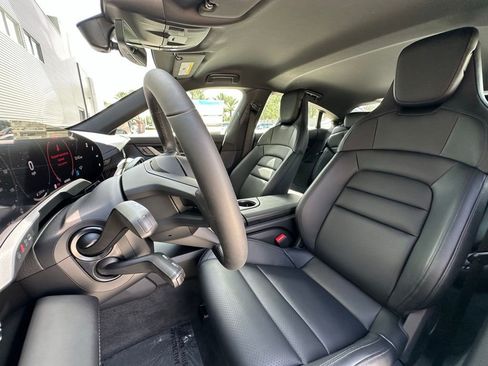 Used 2025 Porsche Taycan image 5