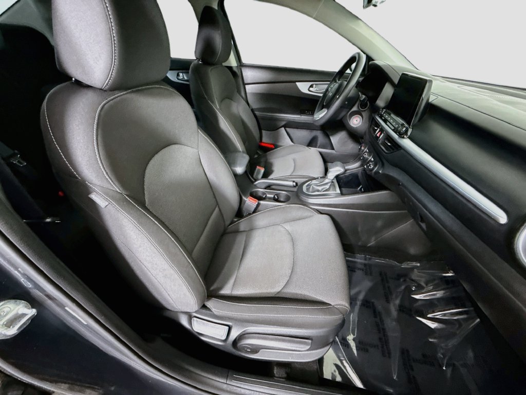 Used 2023 Kia Forte LXS FWD image 25