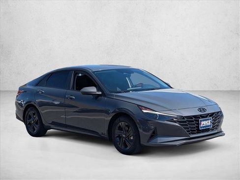 Used 2023 Hyundai Elantra Blue FWD image 3