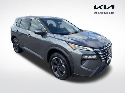 Used 2024 Nissan Rogue SV FWD image 1