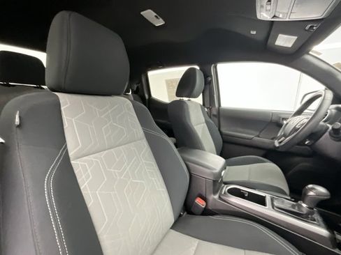 Used 2023 Toyota Tacoma TRD Sport image 13