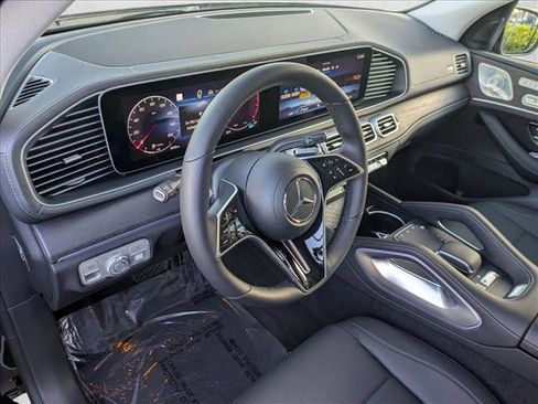 Used 2026 Mercedes-Benz GLS 450 4MATIC image 9