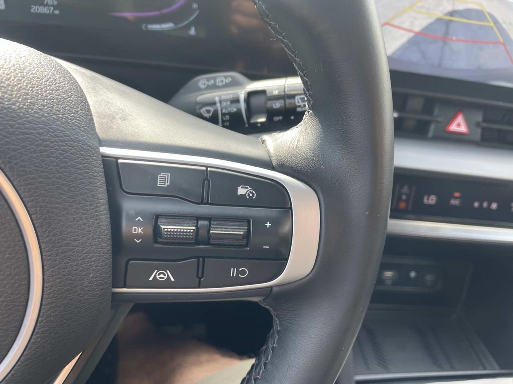Used 2025 Kia Sportage EX FWD image 28