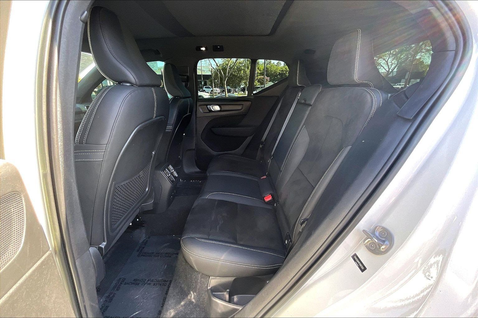 Used 2023 Volvo XC40 Recharge Ultimate AWD/4WD image 19