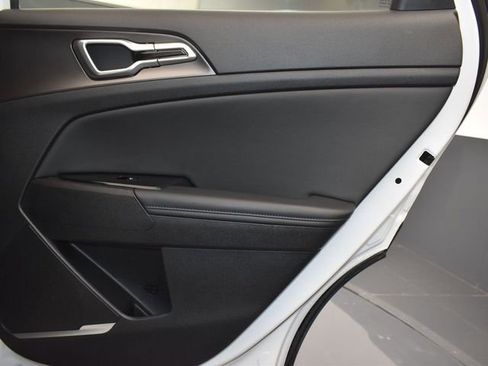 Certified 2025 Kia Sportage EX image 14