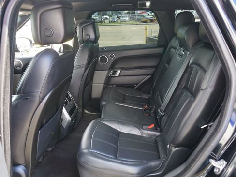 Used 2018 Land Rover Range Rover Sport SE image 16