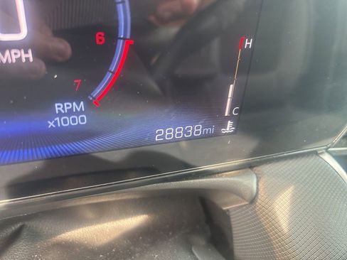 Used 2025 Chevrolet TrailBlazer LT AWD/4WD image 3