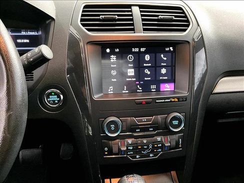 Used 2019 Ford Explorer XLT w/ Equipment Group 201A AWD/4WD image 24