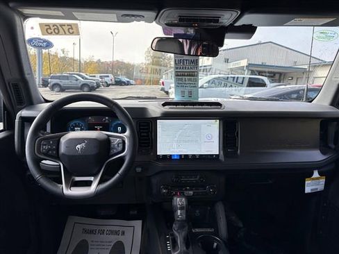 New 2025 Ford Bronco Badlands image 6