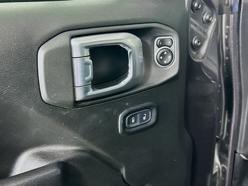 Used 2023 Jeep Wrangler Unlimited AWD/4WD image 15