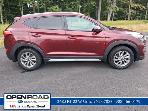 Used 2017 Hyundai Tucson SE w/ SE Popular Package 02 AWD/4WD image 2