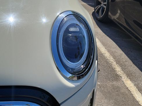 Used 2023 MINI Cooper 4-Door Hardtop FWD image 4