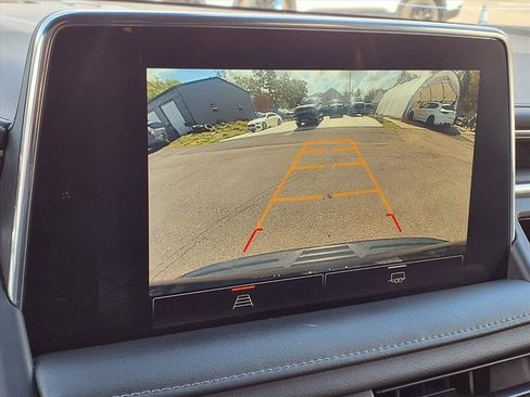 Used 2022 GMC Yukon SLE image 24