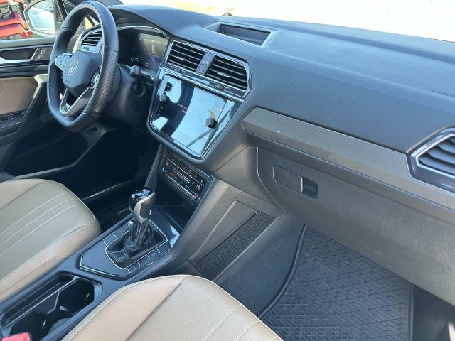Certified 2024 Volkswagen Tiguan SE R-Line FWD image 29