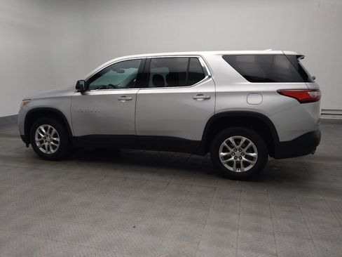 Used 2021 Chevrolet Traverse LS FWD image 3