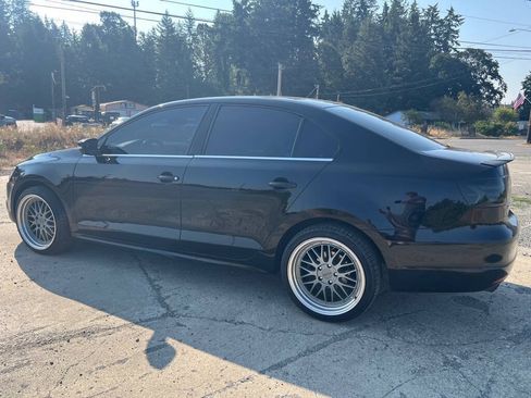 Used 2013 Volkswagen Jetta SE FWD image 18