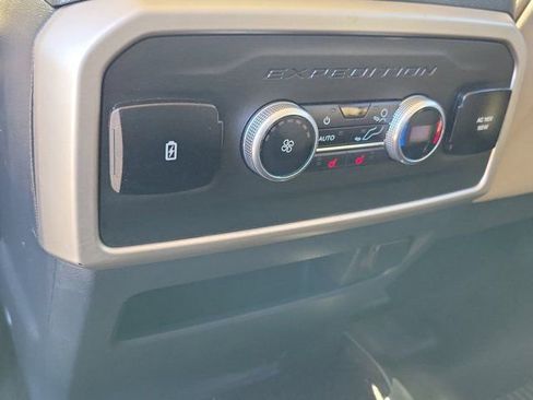 Certified 2022 Ford Expedition Max Limited image 18