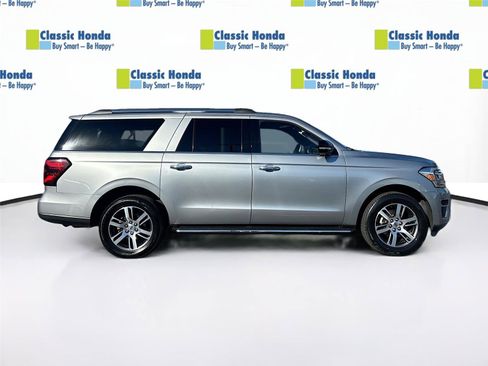 Used 2023 Ford Expedition Max Limited image 9