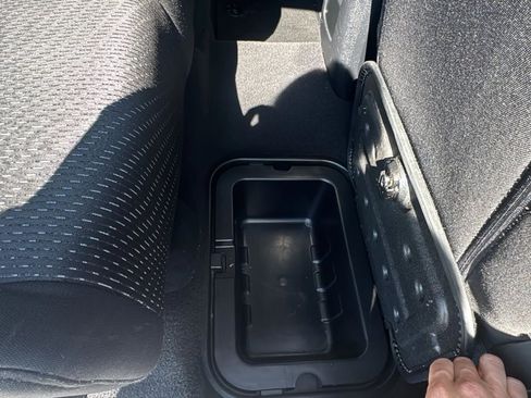 Used 2017 Dodge Journey SE FWD image 25