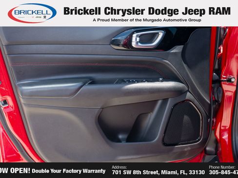 Used 2023 Jeep Compass Trailhawk AWD/4WD image 10