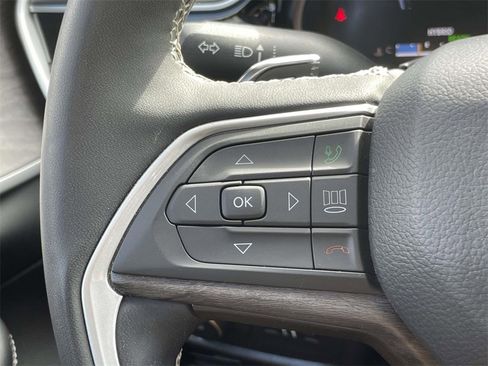 Used 2022 Jeep Grand Cherokee Limited 4xe image 22