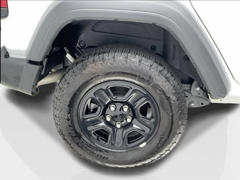 Used 2025 Jeep Wrangler Unlimited Sport AWD/4WD image 14