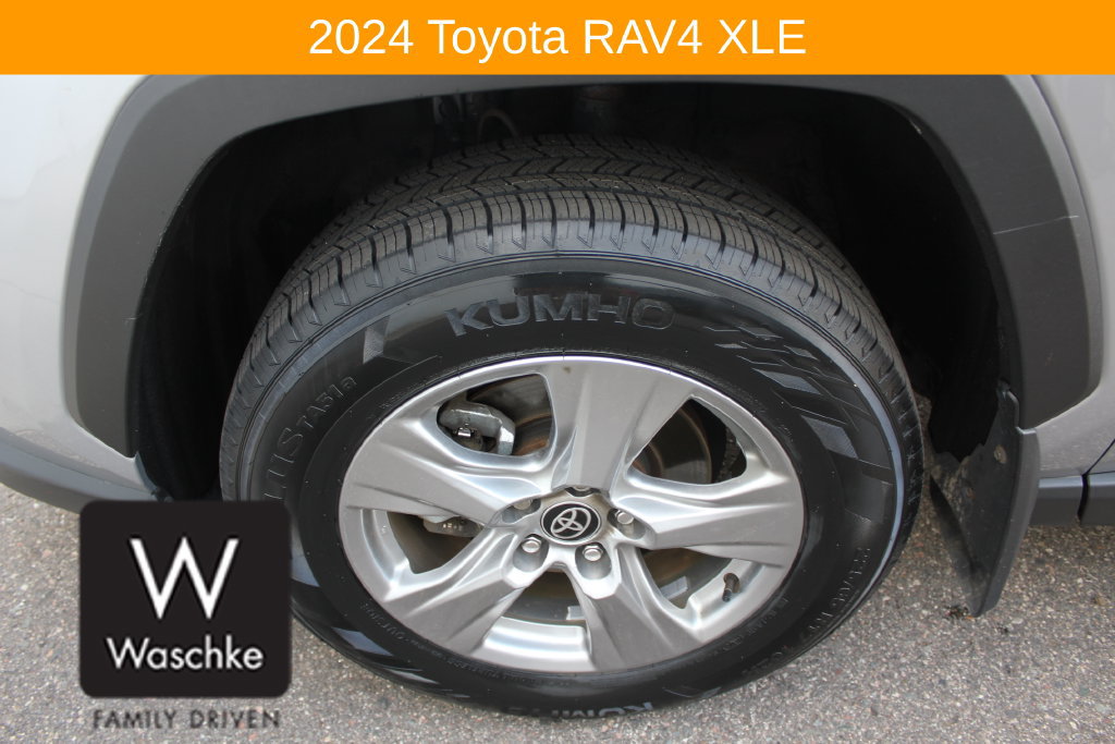 Used 2024 Toyota RAV4 XLE AWD/4WD image 10